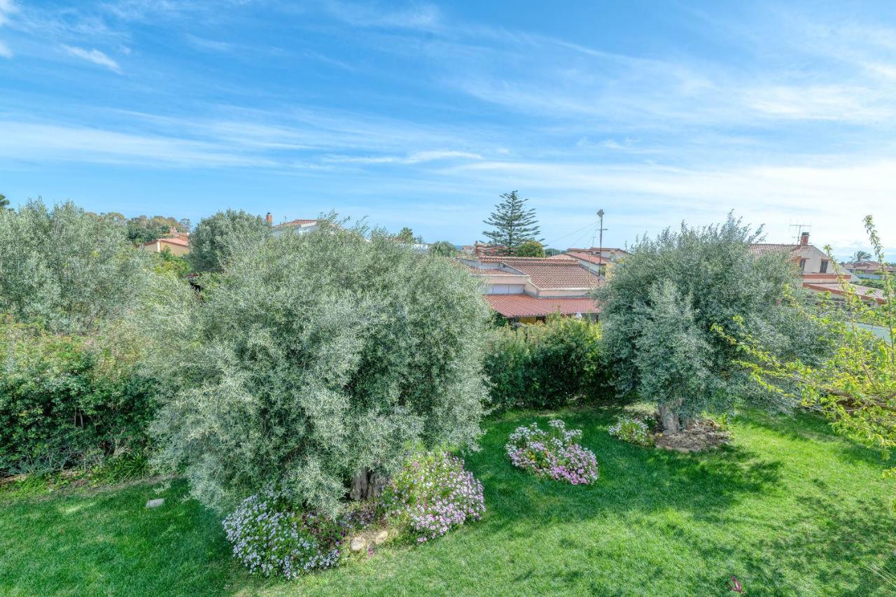 La Casa Degli Ulivi Appartamento In Villa Con Patio Quartu SantʼElena Extérieur photo